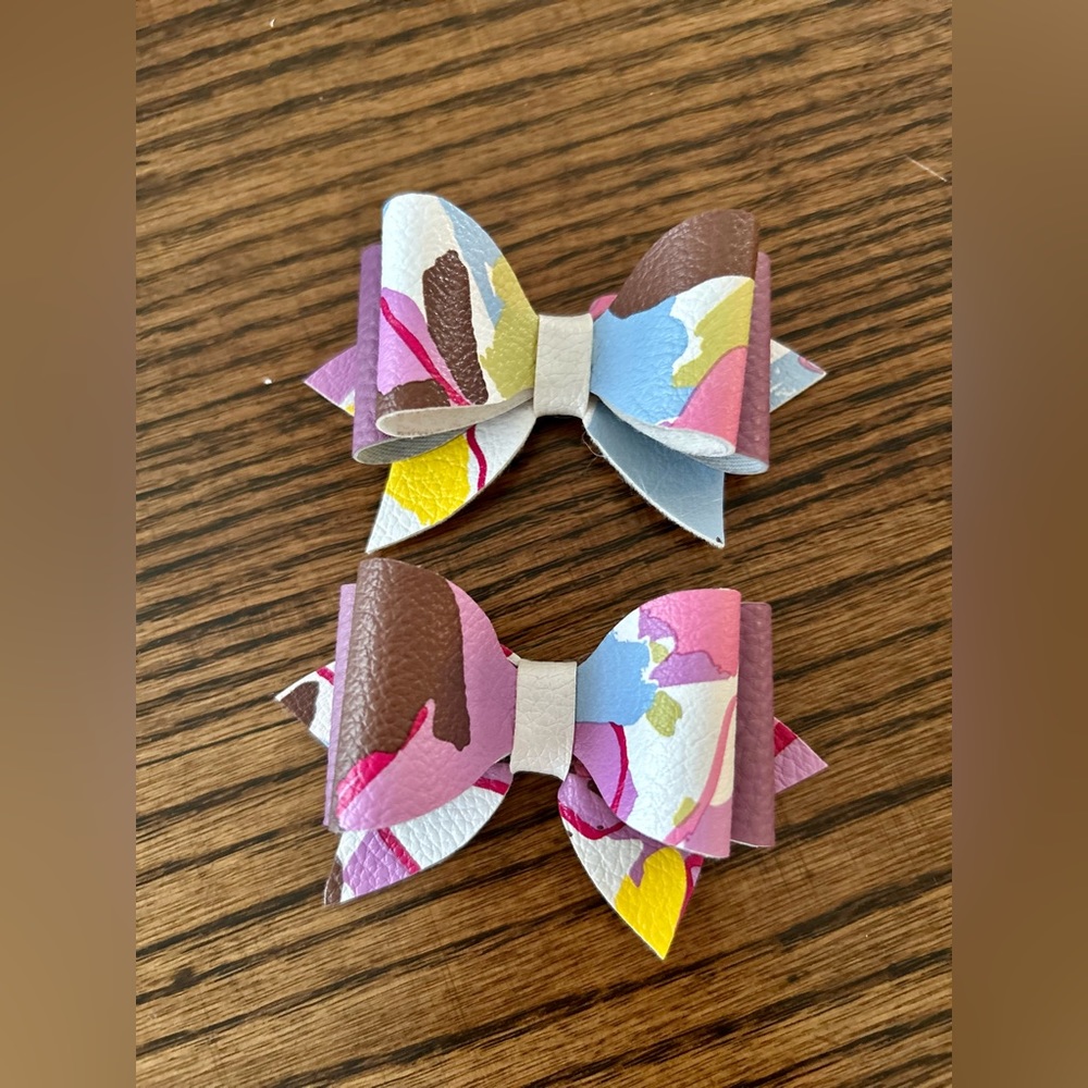 SOLD•Shoe Clips